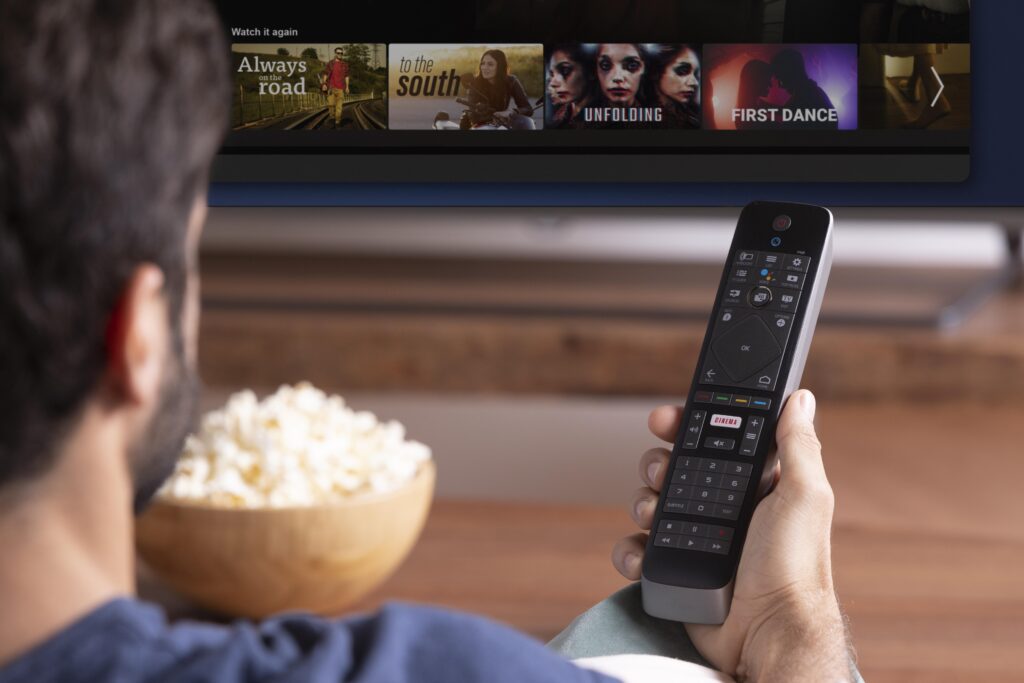 Interface de l'application Atlas IPTV Pro sur un téléviseur avec un abonnement premium pour streaming HD